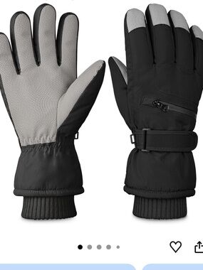 NWT solid black Winter Ski Gloves for Men & Women - Waterproof Thermal Windproof